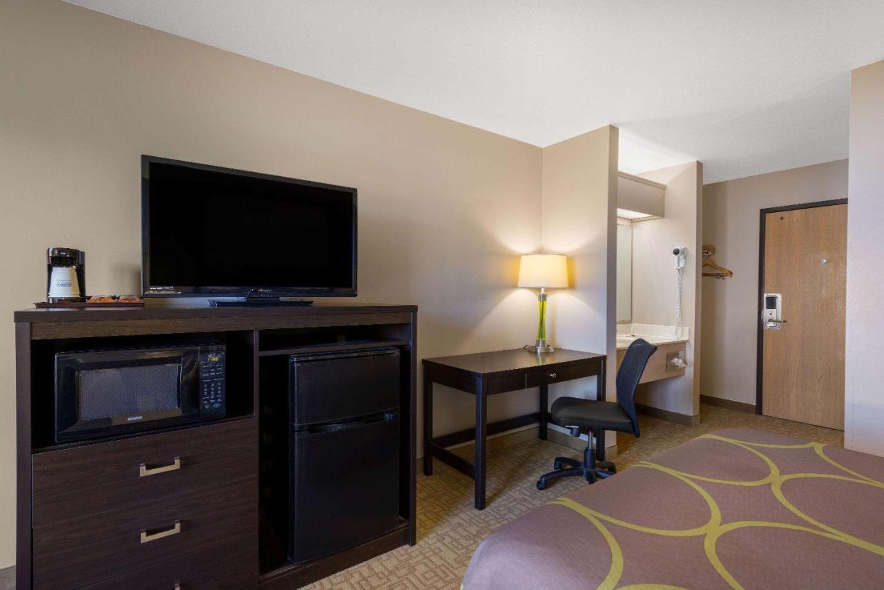 Super 8 By Wyndham Jackson Mn Hotel Bagian luar foto
