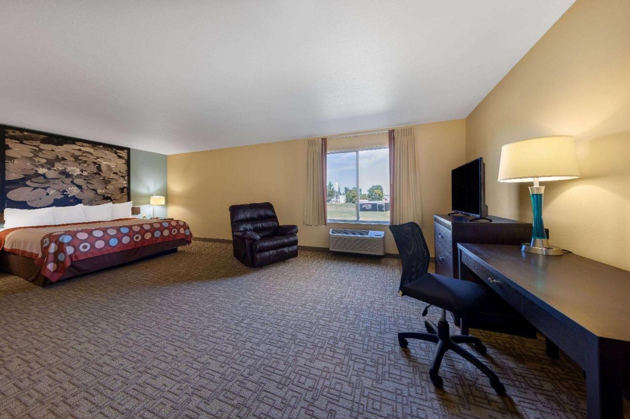 Super 8 By Wyndham Jackson Mn Hotel Bagian luar foto