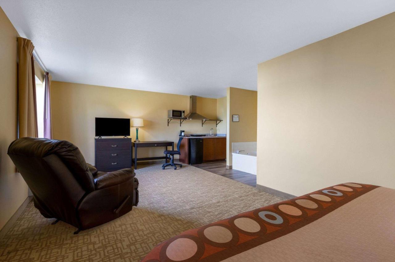 Super 8 By Wyndham Jackson Mn Hotel Bagian luar foto